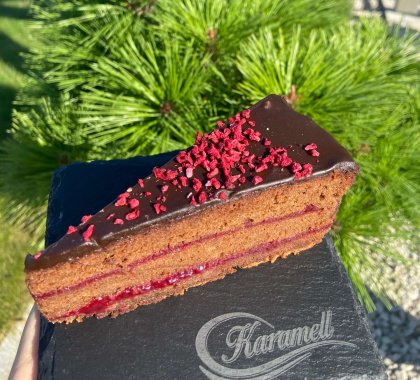 Málnás Sacher Torta